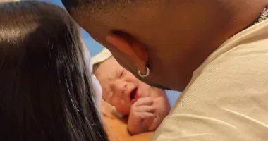 Imagem ilustrativa da imagem Vídeo: Cristian Bell anuncia nascimento do filho com Ana Carla