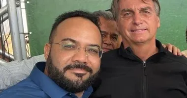 Imagem ilustrativa da imagem Vídeo: deputado baiano corta sandália por causa de propaganda