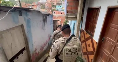 Imagem ilustrativa da imagem Vídeo: operação 'caça' quase 30  membros de facção no sul  baiano