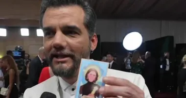 Imagem ilustrativa da imagem Wagner Moura usou santinho de Fernanda Torres para ter sorte em prêmio
