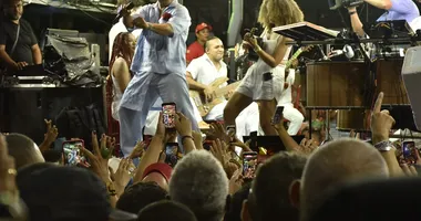 Imagem ilustrativa da imagem Xanddy abre Carnaval de Salvador com muito samba de roda