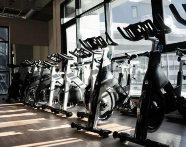 Academia afirmou que looks “para causar” podem deixar outras pessoas desconfortáveis