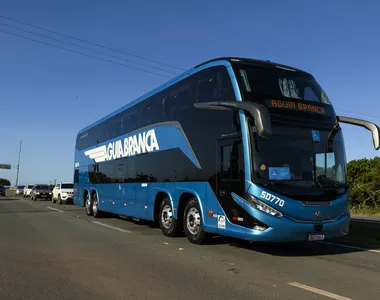 Acidente envolvendo ônibus da Águia Branca deixa 13 feridos na Bahia