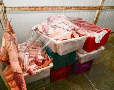 Carnes estavam fora da validade