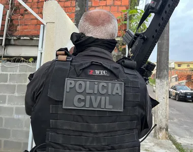 Policial civil em ação