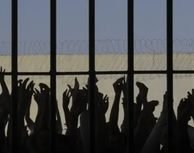 Crime foi cometido durante banho de sol