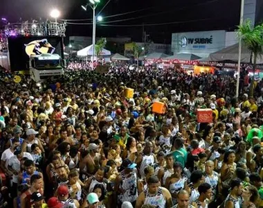 Micareta arrasta milhares de pessoas