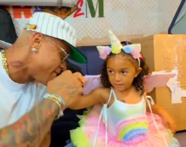 Léo Santana e a filha, Liz