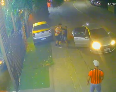 Torcedores foram encurralados por rivais na noite de quinta-feira (16)
