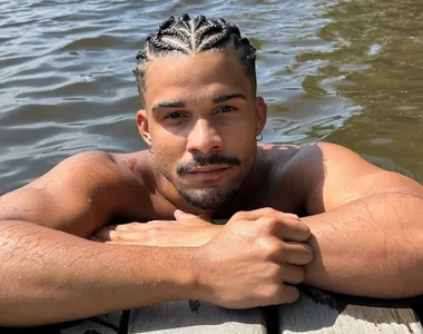 Lucas Leto se envolve em acidente após gravação na Globo