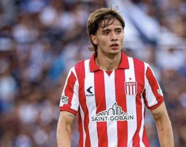 Román Gómez terá um contrato de 5 anos com o Esquadrão