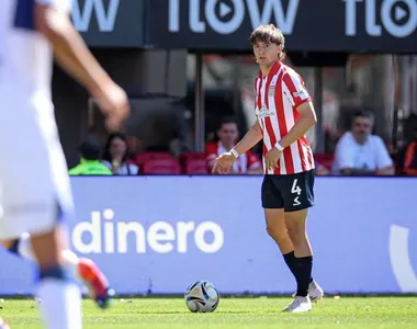 Lateral pertence ao Estudiantes de La Plata