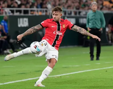 Lateral vive bom momento no Mallorca