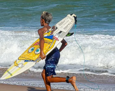 Davi Lucca é uma das maiores promessas do surf