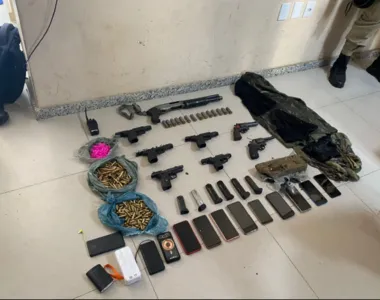 Material apreendido com os traficantes