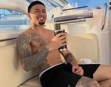 Kauanzinho é o novo namorado de Victoria Vieira