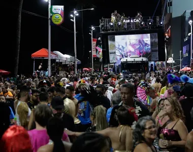 Entenda o que acontece se faltar o trabalha para curtir o Carnaval