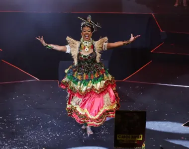 Carol Xavier durante apresentação