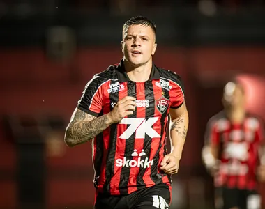 Renato Kayzer marcou duas vezes na goleada