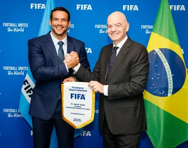 Samir Xaud, presidente da CBF, e Gianni Infantino, presidente da Fifa