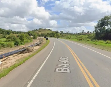 Corpo foi encontrado às margens da BA-093, no sentido Mata de São João