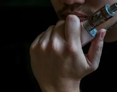 Chamas começaram na bateria do cigarro eletrônico