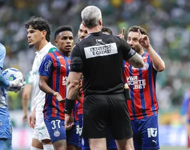Árbitro Daronco registra que havia "muita tinta verde" no campo