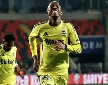 Anderson Talisca, meia do Fenerbahçe