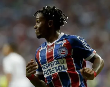 Jogador segue carreira no Corinthians até o fim do ano