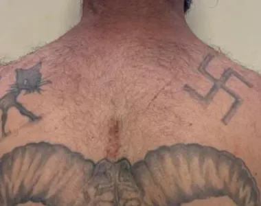 Tatuagem nazista encontrada no corpo do homen