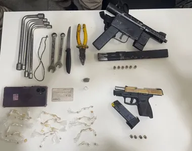 Material encontrado com os criminosos