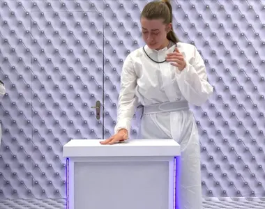 Elisa estava no Quarto Branco