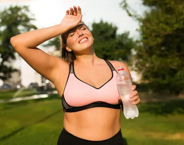 O mais recomendado é evitar o período entre 10h e 16h