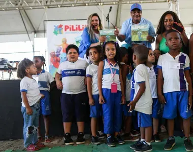 O Espaço A TARDINHA foi palco da contação de história do livro infantil "Pililim, uma minhoca autista"