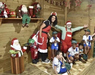 Alunos na Casa do Papai Noel vivem experiência que mistura fantasia e aprendizado