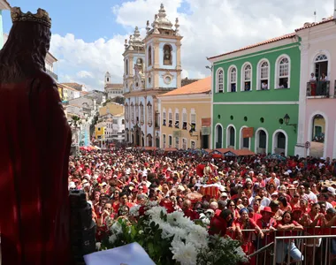 Pelourinho fica lotado em homenagens a Santa Bárbara