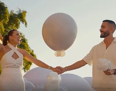 Filho de Bell Marques, Rafa Marques e a blogueira Pati Guerra fazem chá revelação