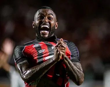 Vitória confirma permanência de Ramon por empréstimo do Inter