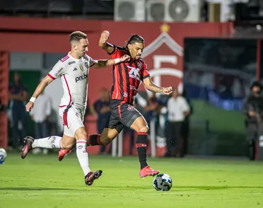 Vitória e Flamengo se enfrentam nesta terça-feira (10)