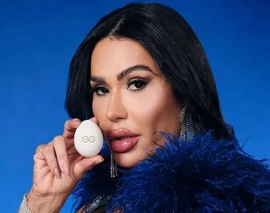 Gracyanne anunciou a nova marca nesta segunda-feira (24)