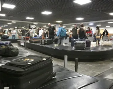 Projeto que garante gratuidade para bagagens de mão de até 10 kg em voos nacionais e internacionais