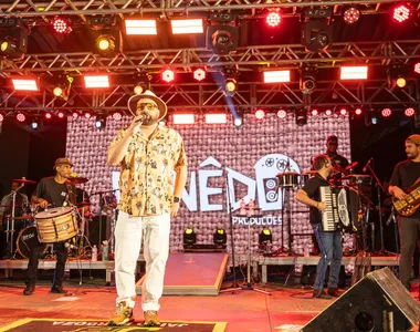 Cantor Jairo Barboza e sua banda