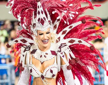 Lore Improta se preparava para ensaio da Unidos da Viradouro