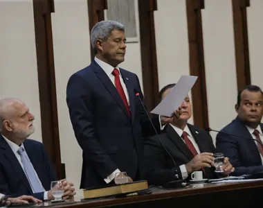 Em publicação nas redes sociais, Jerônimo lamentou a morte das vítimas