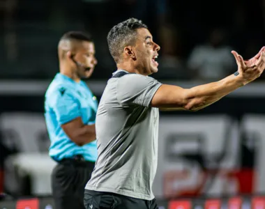 Jair Ventura, técnico do Vitória