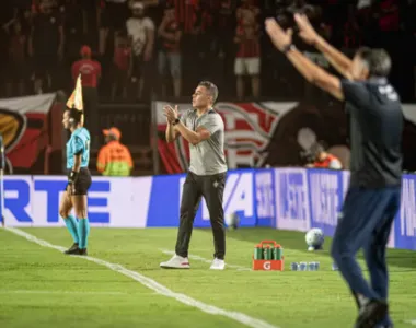 Jair Ventura venceu sob o comando do Vitória no duelo contra o Remo