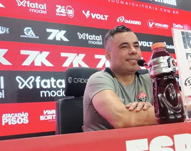 Jair Ventura, técnico do Vitória