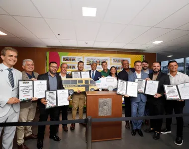 Assinatura dos convênios aconteceu nesta terça-feira (25)