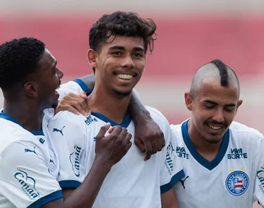 Comemoração do gol de João Coni