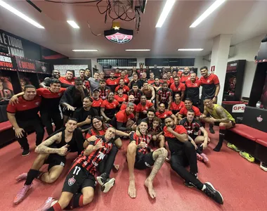 Elenco rubro-negra celebrou bastante os três pontos conquistados